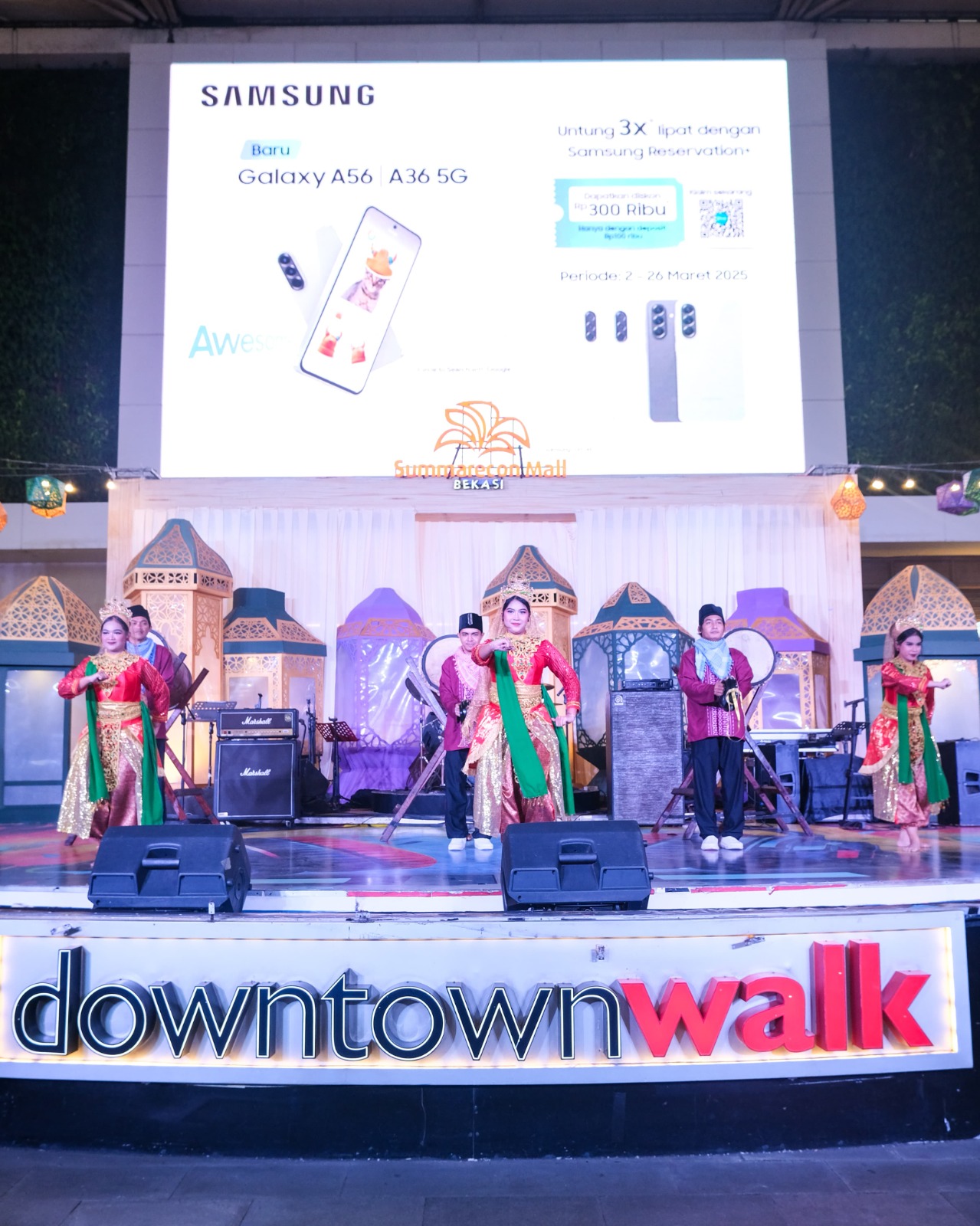 Berbagai pertunjukan di DowntownWalk Summarecon Mall Bekasi