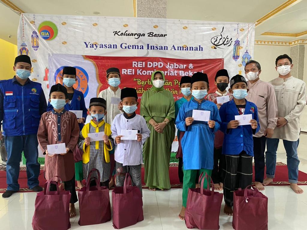 REI DPD Jawa Barat dan Komisariat Bekasi Gelar Santunan