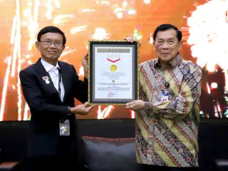 UBJ Terima Rekor Muri Sebagai PT Pertama sebagai Fasilitator Konsolidasi Institusi Bidang Keamanan dan Akademisi dalam Peningkatan Peran Polri Mewujudkan Visi Indonesia Emas 2045